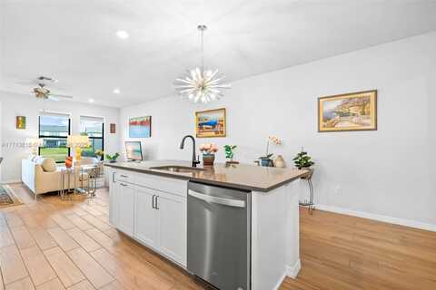 2281 Appleton Circle S, Oakland Park, FL 33309