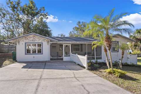 422 W 11TH AVENUE, MOUNT DORA, FL 32757