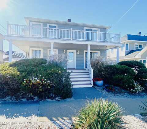 4 Camden Avenue, Lavallette, NJ 08735