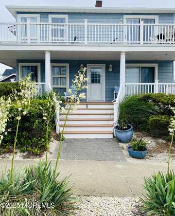 4 Camden Avenue, Lavallette, NJ 08735