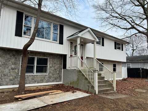 11 W Tipton Drive, Shirley, NY 11967