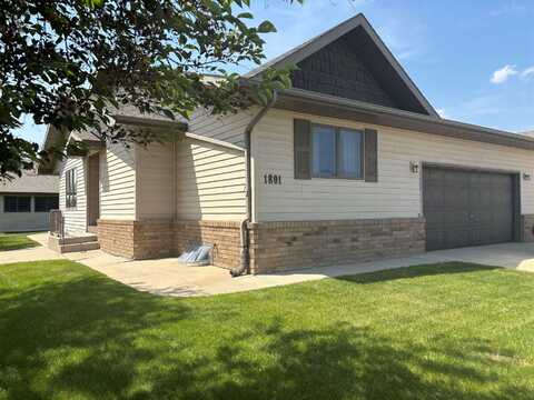 1801 15th Avenue West, Williston, ND 58801