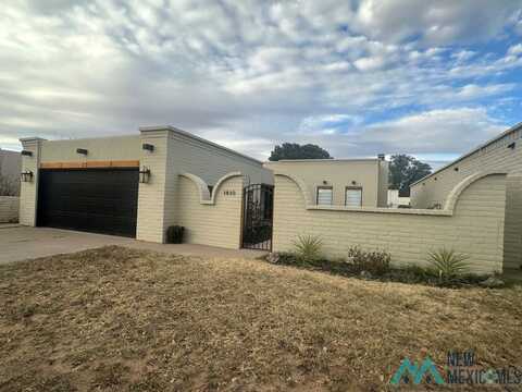 1810 Mountain Shadow Drive, Carlsbad, NM 88220