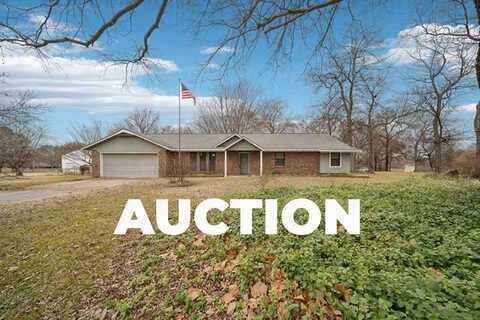 1703 N Fox, Chouteau, OK 74337