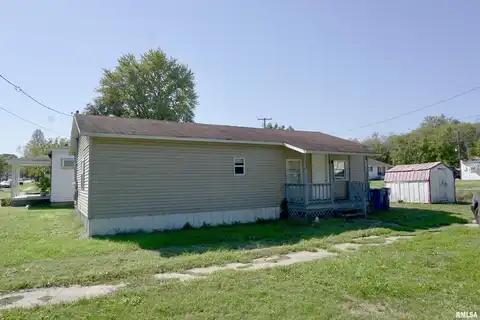 215 N 5TH Street, Elkville, IL 62932