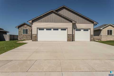 823 Melissa Ave, Harrisburg, SD 57032