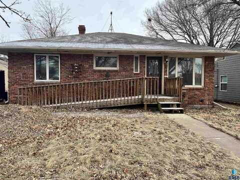 1804 S Holly Ave, Sioux Falls, SD 57105