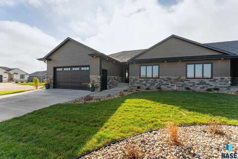 2701 W Oak Hill Dr, Sioux Falls, SD 57108