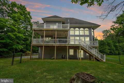 319 PARROTTS COVE, WATER VIEW, VA 23180