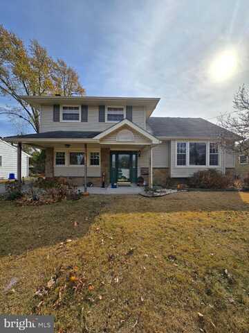 33 FAIRMOUNT DRIVE, GLASSBORO, NJ 08028