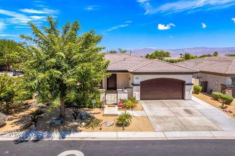 102 Bel Canto Court, Palm Desert, CA 92211