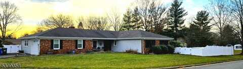 23 Dorset Ct, Franklin, NJ 08873