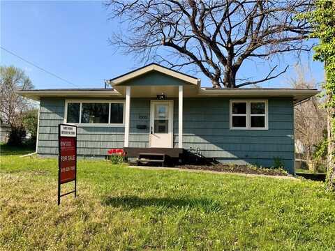 1000 Oakvale Drive, Harrisonville, MO 64701