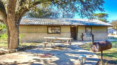 65 Pineview Rd, Concan, TX 78838