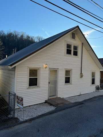 462 East E. Main Street Street, Inez, KY 41224