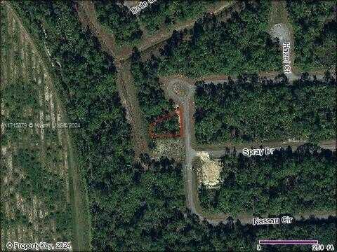 669 Nassau Cir, Labelle, FL 33935