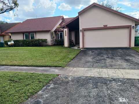 7446 NW 47th Pl, Lauderhill, FL 33319