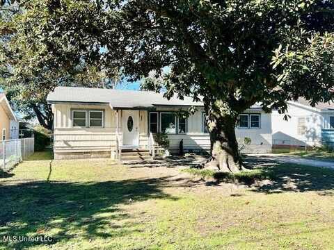 329 West Drive, Biloxi, MS 39531