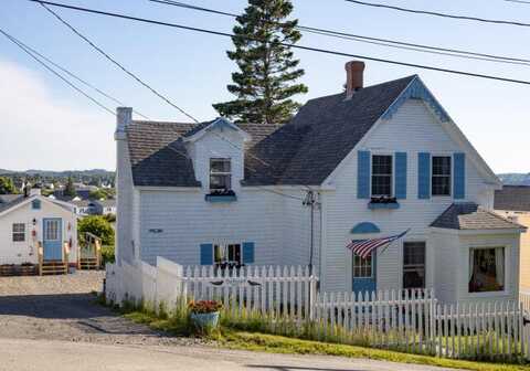 16 Monument Street, Lubec, ME 04652