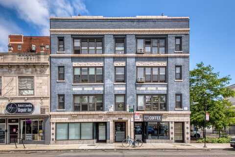 944 W Montrose Avenue, Chicago, IL 60613