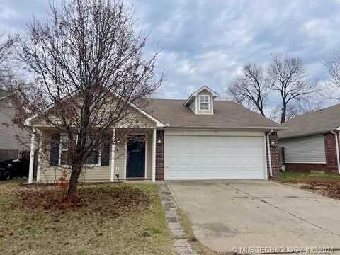 101 W Fairlane Court, Sapulpa, OK 74066