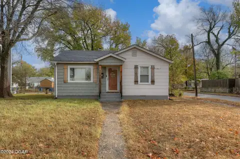 401 N Jackson Avenue, Joplin, MO 64801