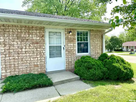 101 Wood Court, East Peoria, IL 61611