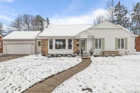 17211 Locherbie Avenue, Beverly Hills, MI 48025