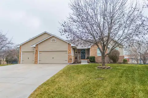 906 Mccaskey Ct, Rose Hill, KS 67113