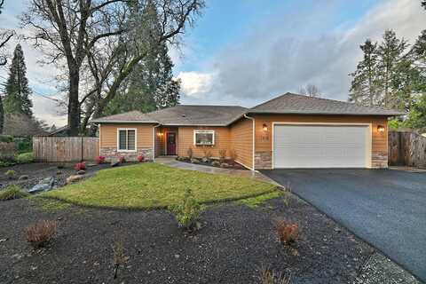 1418 E Park Street, Grants Pass, OR 97527