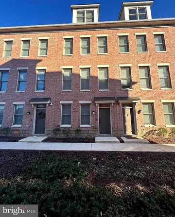 1025 SYCAMORE SE, WASHINGTON, DC 20032