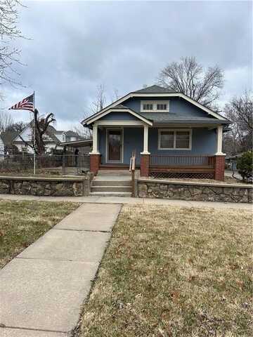 315 6th Street W, Ottawa, KS 66067