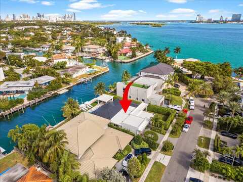 2371 Bayview Ln, North Miami, FL 33181