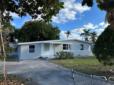 4711 SW 38th St, West Park, FL 33023