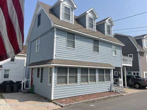 68 Pacific Way, Lavallette, NJ 08735