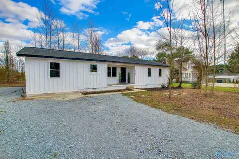 6509 Old Railroad Bed Road, Toney, AL 35773