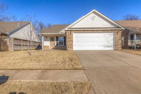 59 E Fairlane Court, Sapulpa, OK 74066