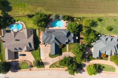 5801 Oak Tree Road, Edmond, OK 73025