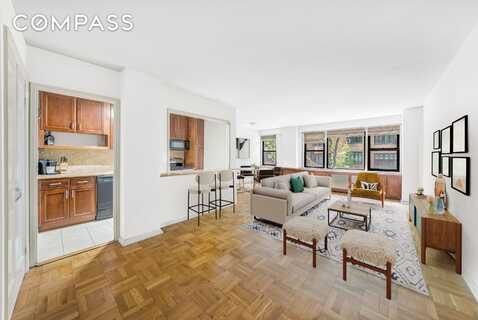 345 East 52nd Street, New York, NY 10022