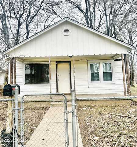 508 Benham Avenue, Neosho, MO 64850