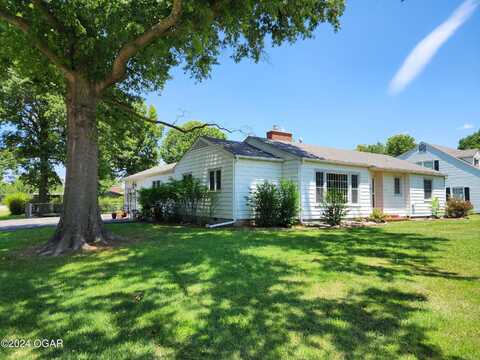 208 W 2nd Street, Lamar, MO 64759