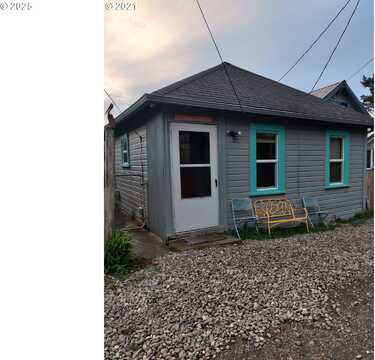 317 N Beacon ST, Rockaway Beach, OR 97136