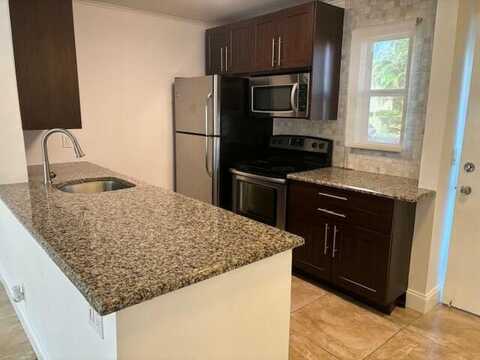2131 NE 1st Court, Boynton Beach, FL 33435