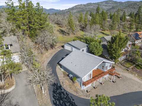 7431 Rogue River Drive, Shady Cove, OR 97539