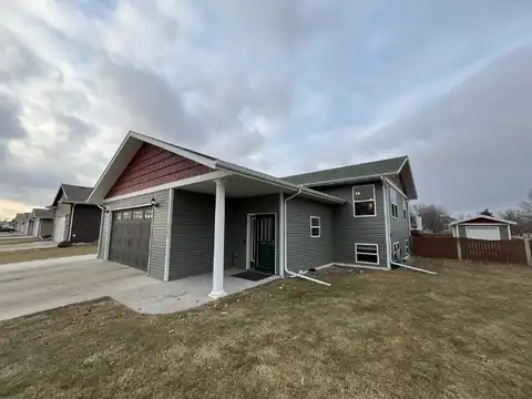 1208 SW 13th Avenue, Aberdeen, SD 57401