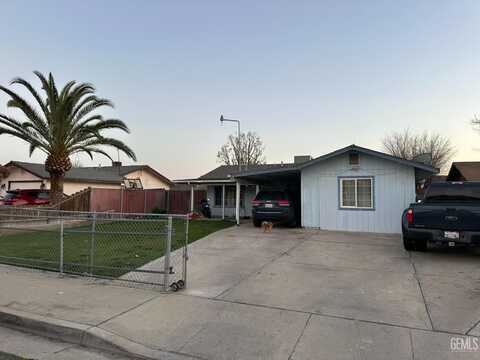 816 Rosa Court, Delano, CA 93215