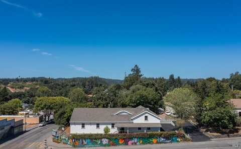 6530 Covey Road, Forestville, CA 95436