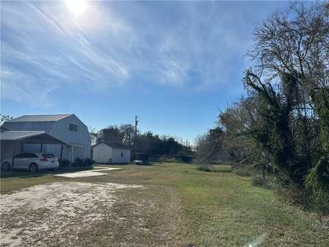 504 E Welder Street, Sinton, TX 78387