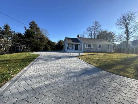 48 Wild Hunter Road, Yarmouth Port, MA 02675