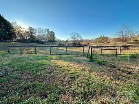 1183 Sandy Plains Road, Tryon, NC 28782